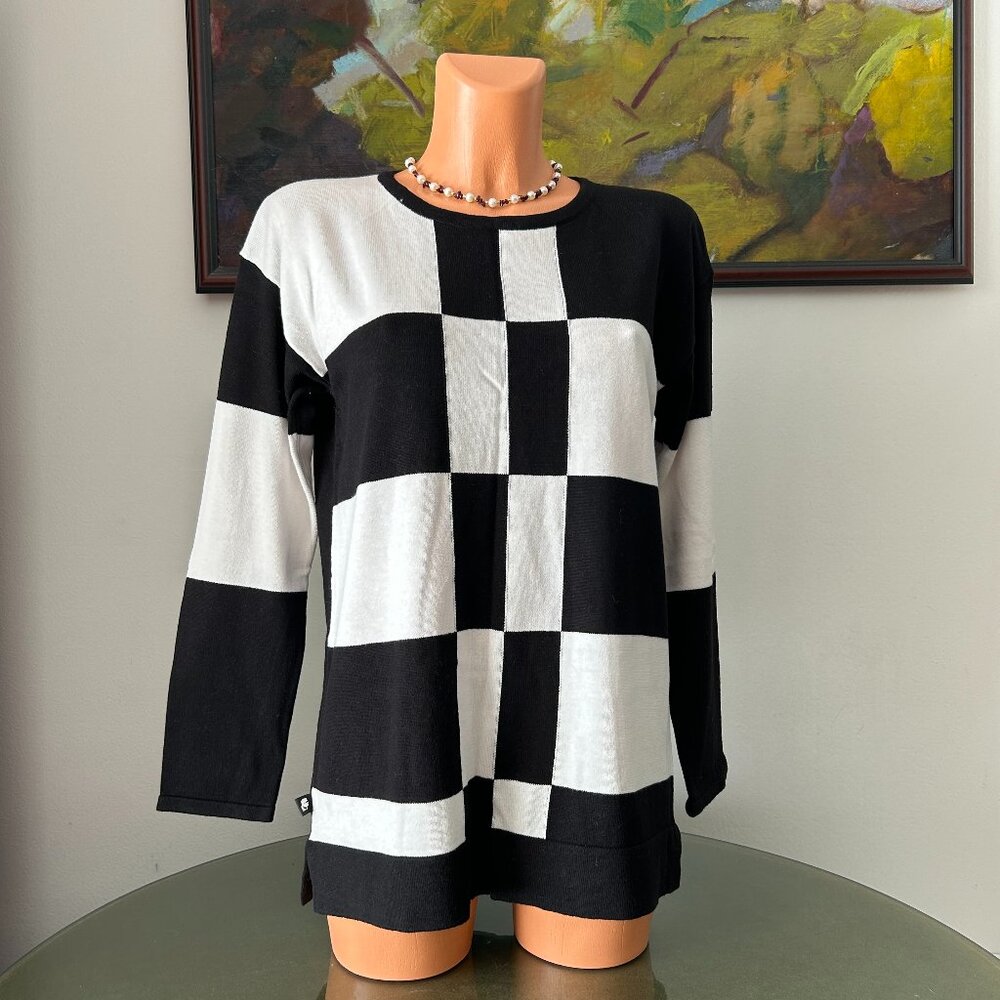 Karl Lagerfeld  NWT Black and White Long-Sleeve Block Print Top